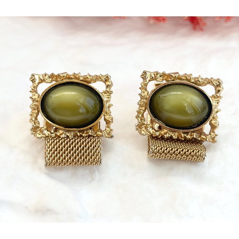 Green Thermoset Midcentury Mesh Wrap Gold Toned Square Vintage Cufflinks
